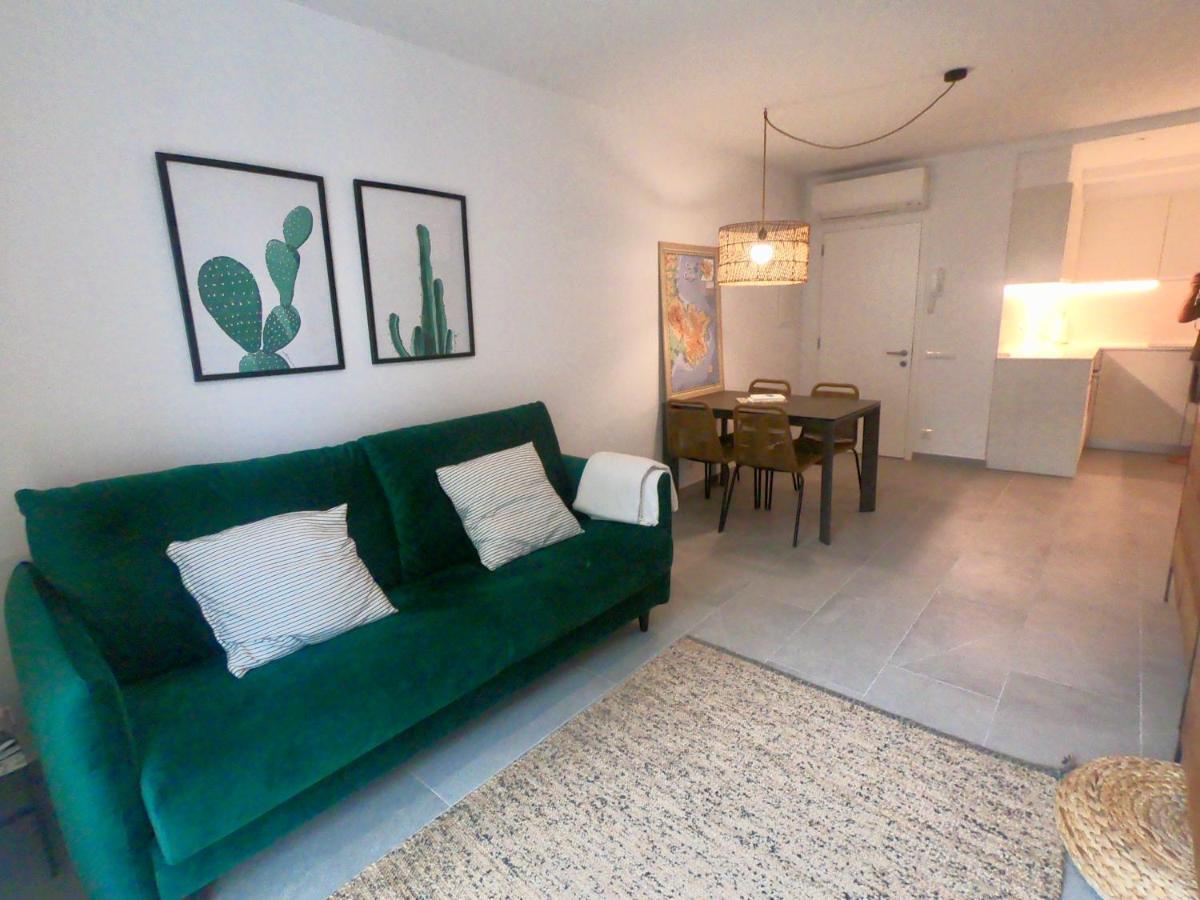Apartamento Nuevo En El Centro Con Garaje 카다케스 외부 사진