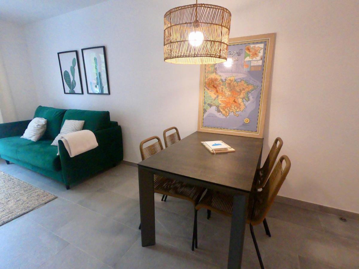Apartamento Nuevo En El Centro Con Garaje 카다케스 외부 사진