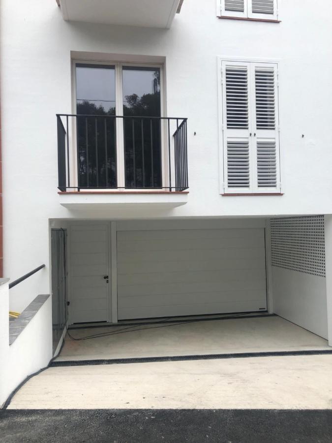 Apartamento Nuevo En El Centro Con Garaje 카다케스 외부 사진